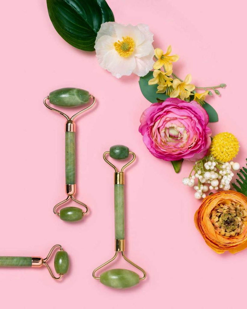 
            
                Load image into Gallery viewer, Earth Harbor Island Jade Rose Gold Gemstone Facial Roller
            
        